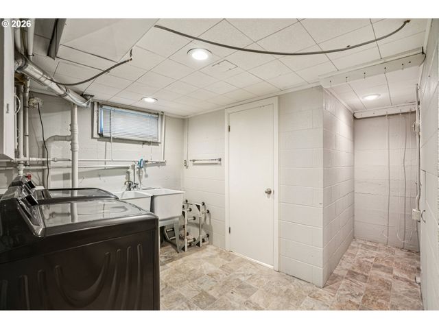 10985 Se HOLGATE Blvd, Portland, OR 97266