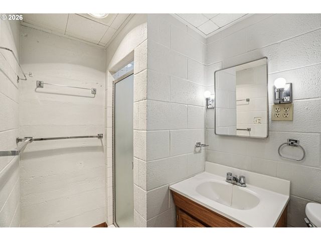 10985 Se HOLGATE Blvd, Portland, OR 97266