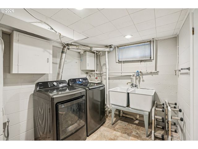 10985 Se HOLGATE Blvd, Portland, OR 97266