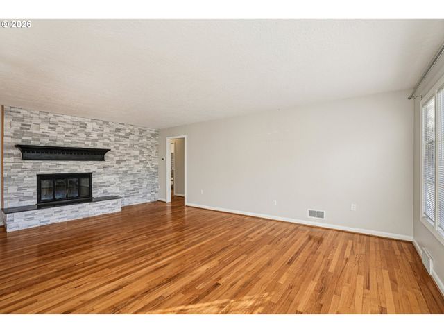10985 Se HOLGATE Blvd, Portland, OR 97266