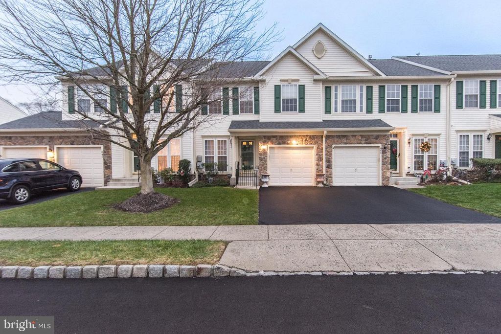 843 GERANIUM DR, Warrington, PA 18976
