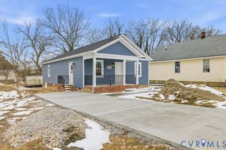 320 Maryland Ave, Hopewell, VA 23860