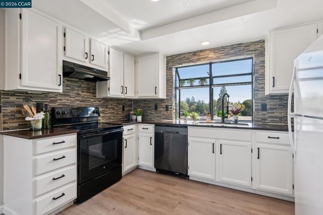 2554 Holly View Ct, Martinez, CA 94553