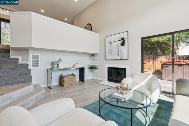2554 Holly View Ct, Martinez, CA 94553