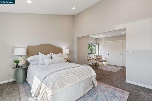 2554 Holly View Ct, Martinez, CA 94553