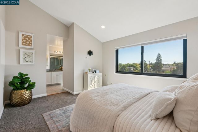 2554 Holly View Ct, Martinez, CA 94553