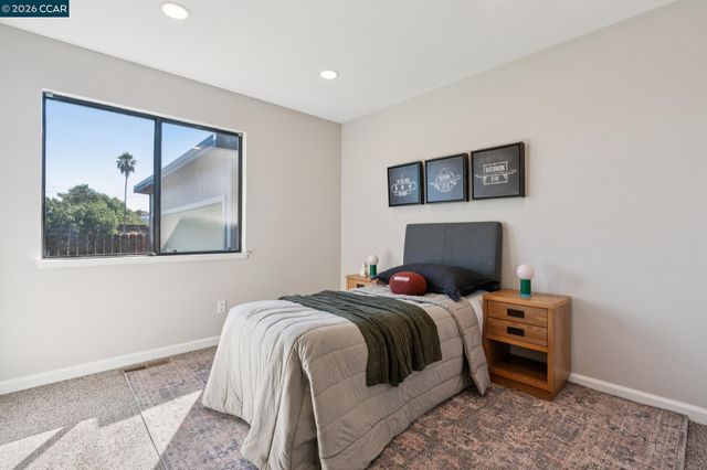 2554 Holly View Ct, Martinez, CA 94553