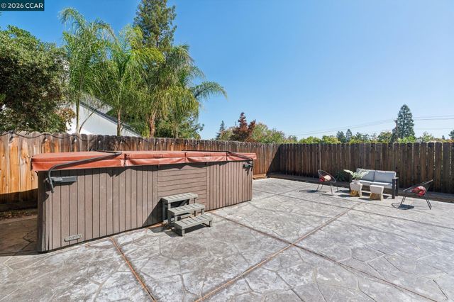 2554 Holly View Ct, Martinez, CA 94553