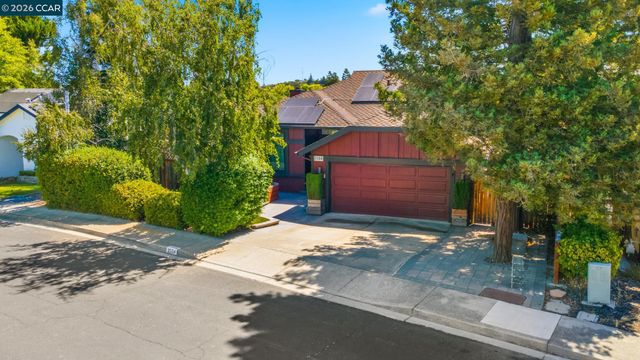 2554 Holly View Ct, Martinez, CA 94553