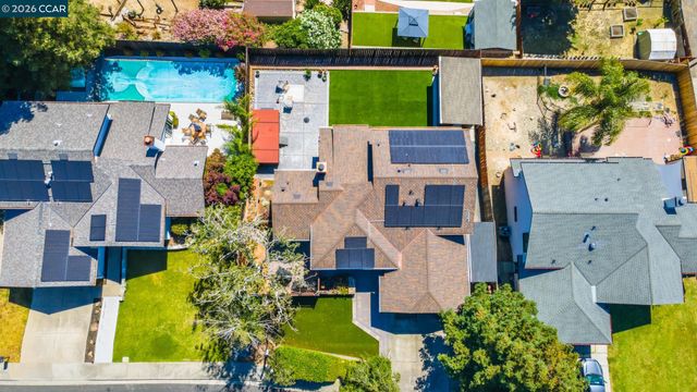 2554 Holly View Ct, Martinez, CA 94553