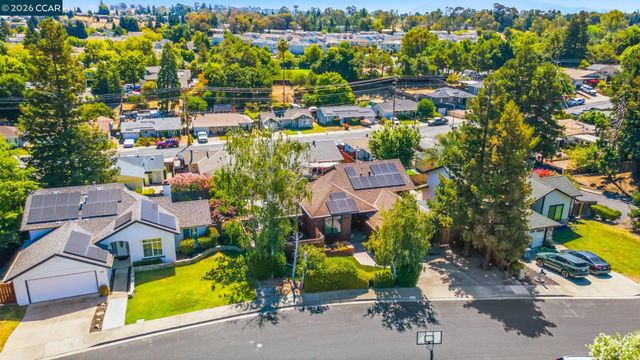 2554 Holly View Ct, Martinez, CA 94553