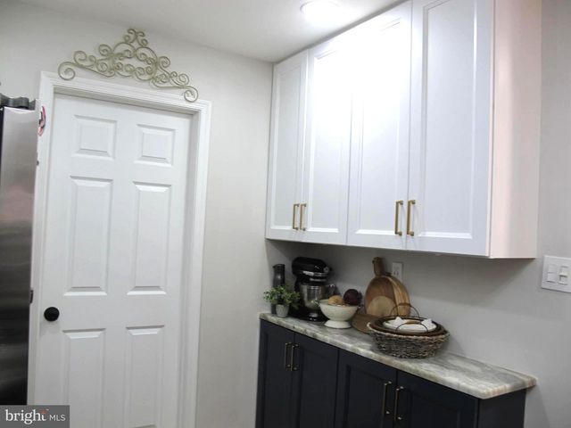 91 CENTER LN, Mount Laurel, NJ 08054