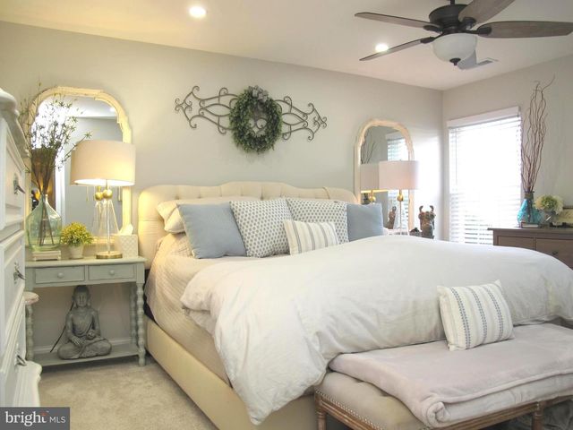 91 CENTER LN, Mount Laurel, NJ 08054