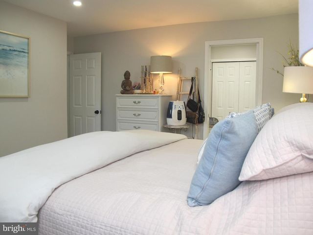 91 CENTER LN, Mount Laurel, NJ 08054