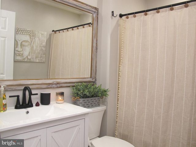 91 CENTER LN, Mount Laurel, NJ 08054