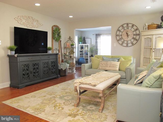 91 CENTER LN, Mount Laurel, NJ 08054