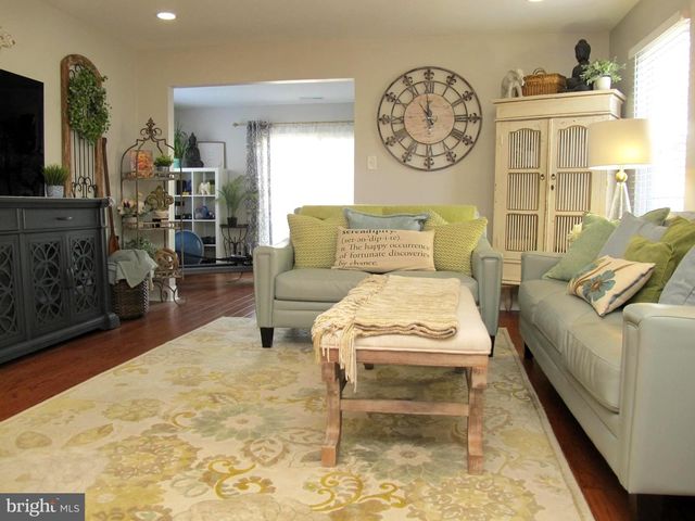 91 CENTER LN, Mount Laurel, NJ 08054