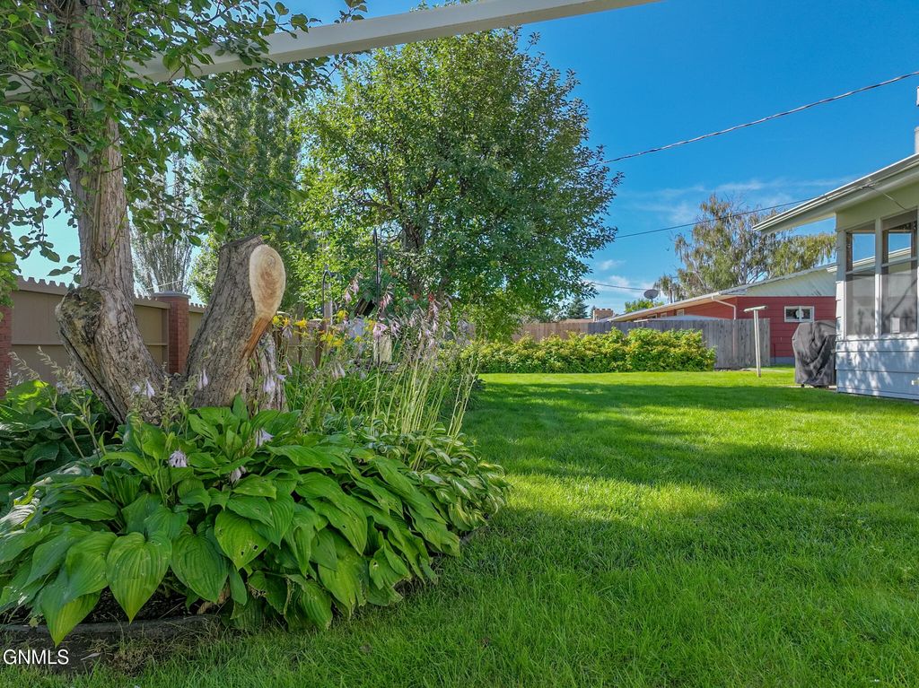 815 14th Street W, Williston, ND 58801 photo 2