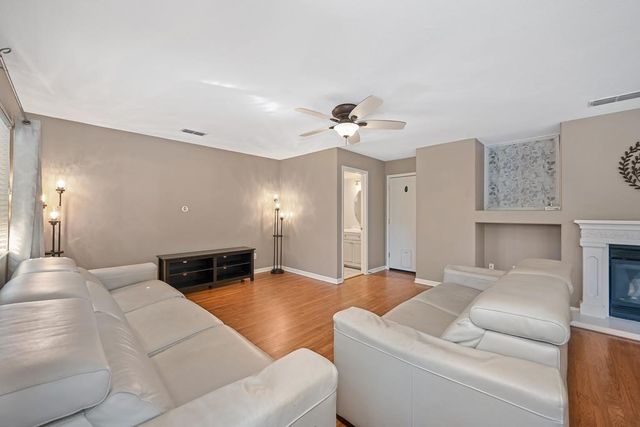 2343 Playa Way, Gold River, CA 95670