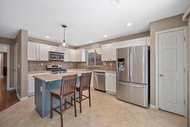 2343 Playa Way, Gold River, CA 95670