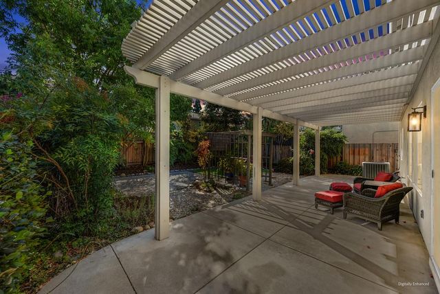 2343 Playa Way, Gold River, CA 95670