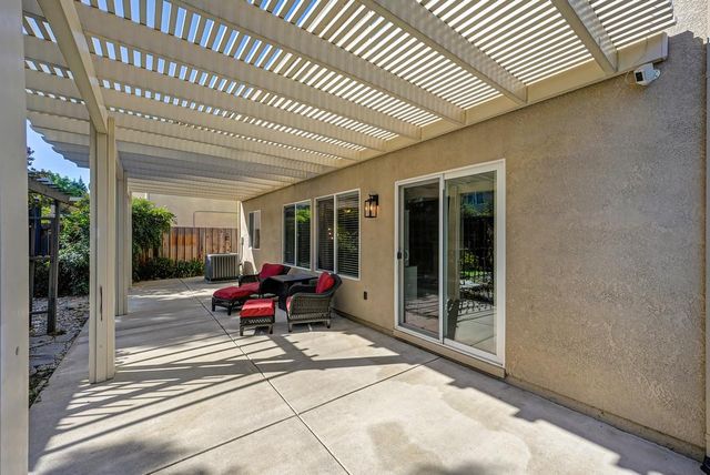 2343 Playa Way, Gold River, CA 95670