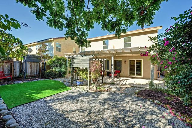 2343 Playa Way, Gold River, CA 95670