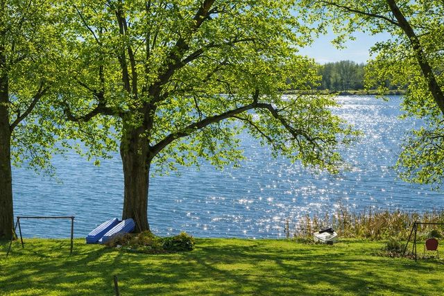 67833 Lake Trail Road, Lakeville, IN 46536