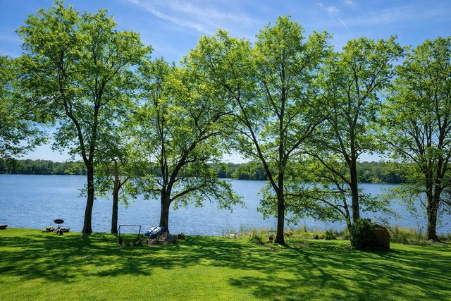 67833 Lake Trail Road, Lakeville, IN 46536