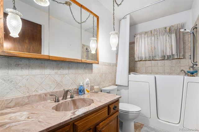 10767 Northglenn Drive, Northglenn, CO 80233