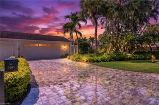 360 Edgemere WAY N 25, Naples, FL 34105