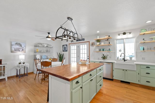 105 Maple Crest, Greeneville, TN 37743