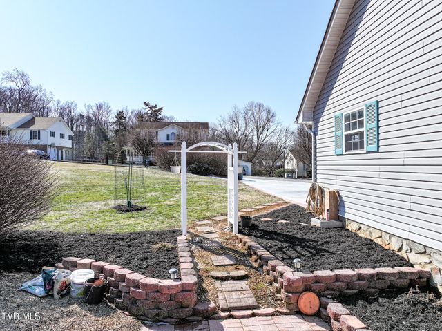 105 Maple Crest, Greeneville, TN 37743