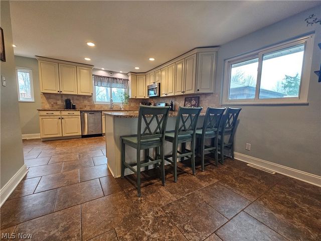 3015 Rockefeller Road, Willoughby Hills, OH 44092