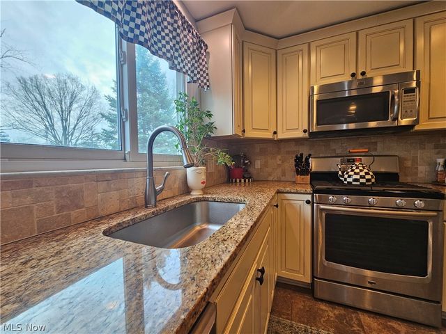 3015 Rockefeller Road, Willoughby Hills, OH 44092