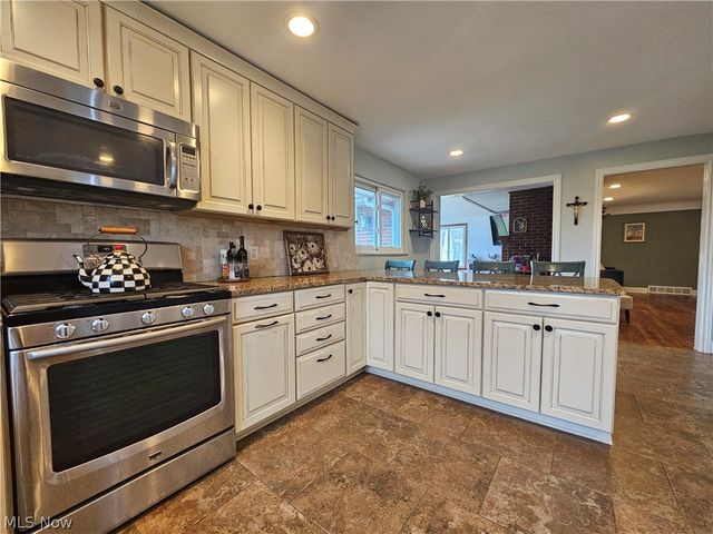 3015 Rockefeller Road, Willoughby Hills, OH 44092