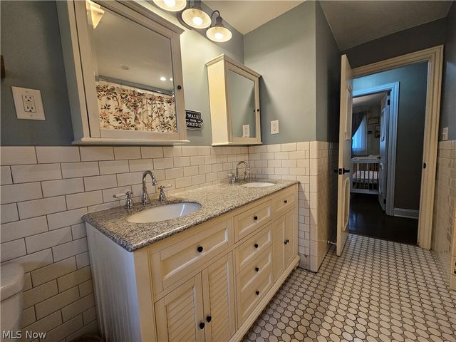 3015 Rockefeller Road, Willoughby Hills, OH 44092