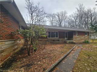 3015 Rockefeller Road, Willoughby Hills, OH 44092