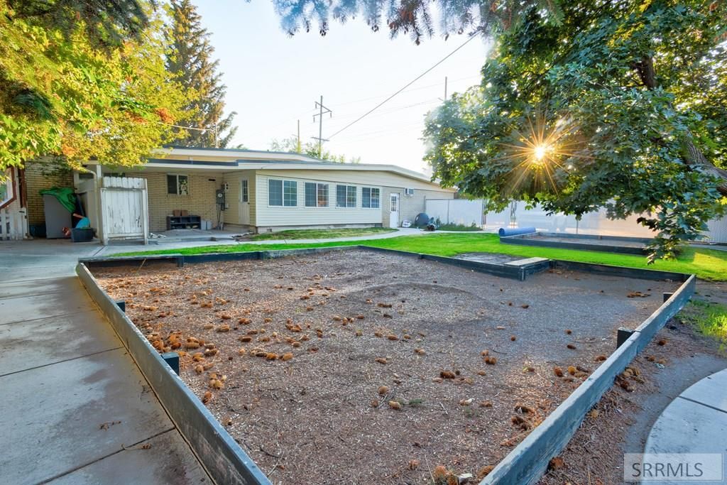 Image 2 of property listing at 507 W Main Street, Rexburg, ID 83440