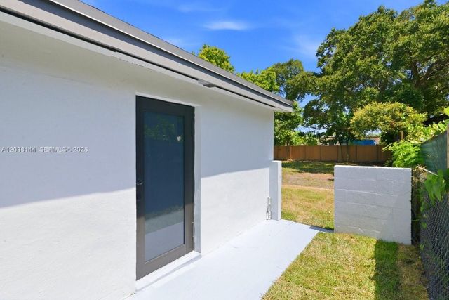 1480 NE 150th Street, Miami, FL 33161