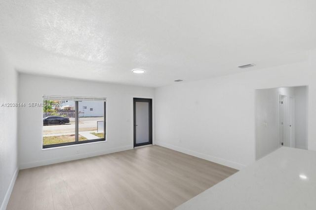 1480 NE 150th Street, Miami, FL 33161