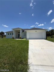 813 Highland AVE, Lehigh Acres, FL 33972