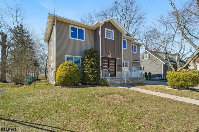 3 30Th St, Fair Lawn Boro, NJ 07410