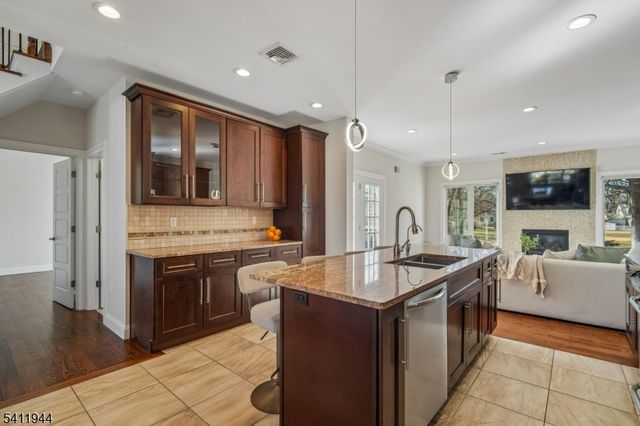 3 30Th St, Fair Lawn Boro, NJ 07410