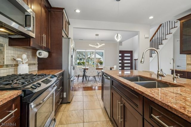 3 30Th St, Fair Lawn Boro, NJ 07410