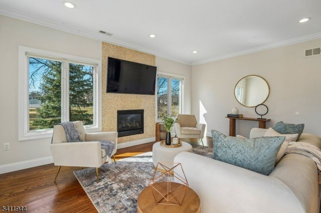 3 30Th St, Fair Lawn Boro, NJ 07410