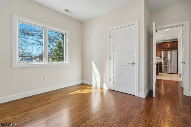 3 30Th St, Fair Lawn Boro, NJ 07410