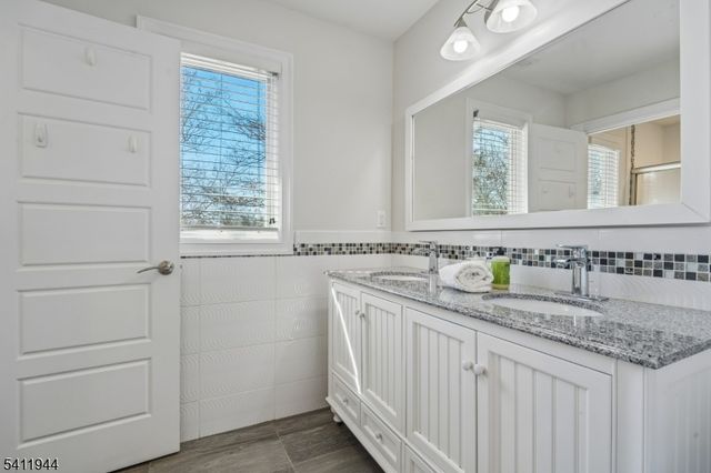 3 30Th St, Fair Lawn Boro, NJ 07410