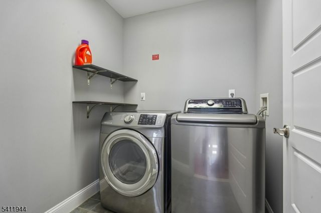 3 30Th St, Fair Lawn Boro, NJ 07410