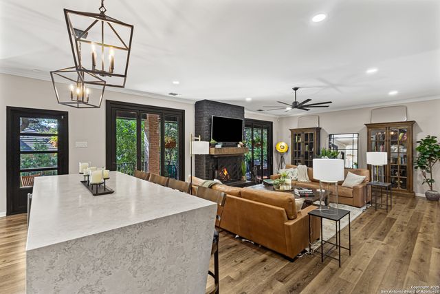 806 Lari Dawn, San Antonio, TX 78258